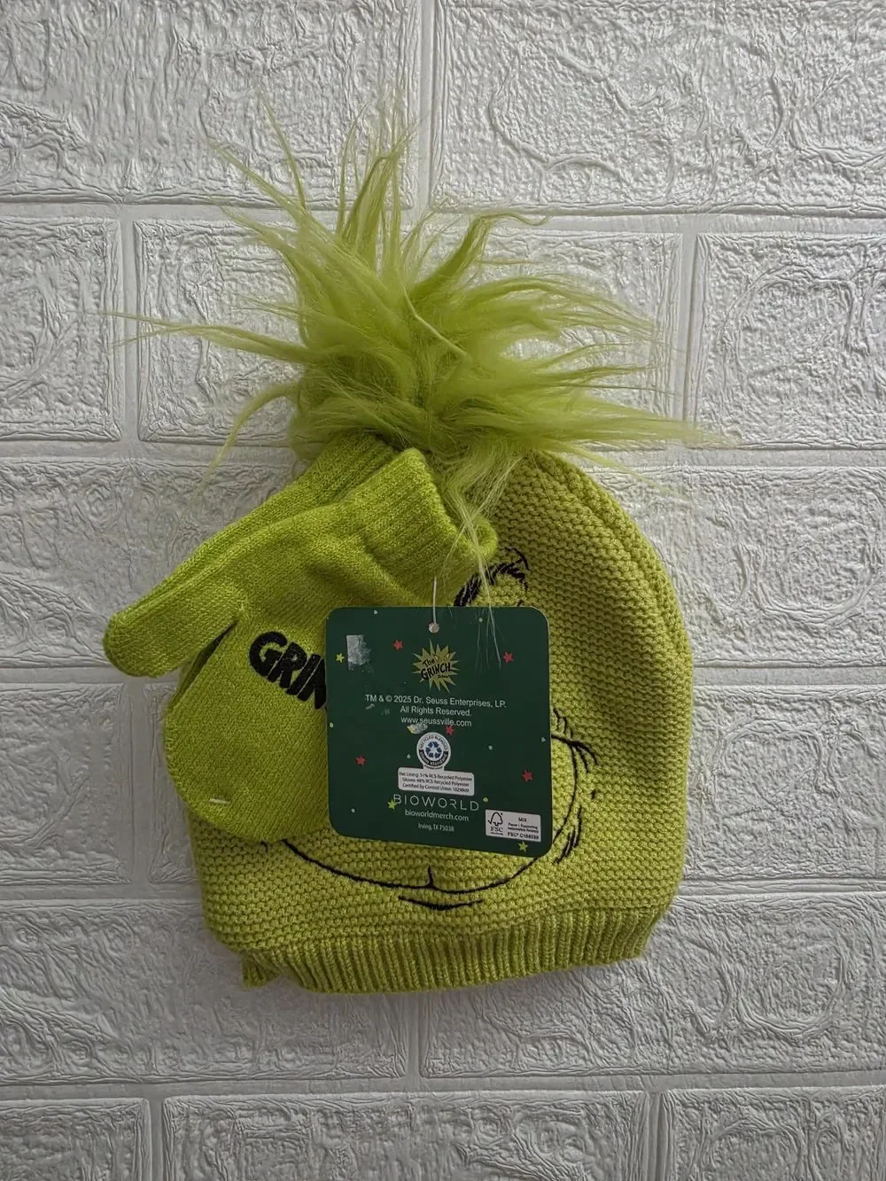 Dr. Seuss The Grinch Kids Beanie Hat & Gloves Gift Set Green NWT Cap
